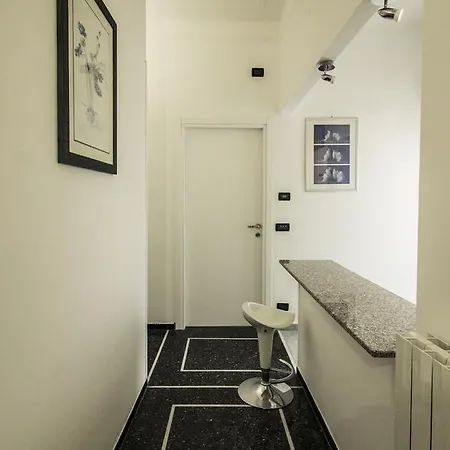 La Casa Di Walter Con Box Auto Privato Sanremo
